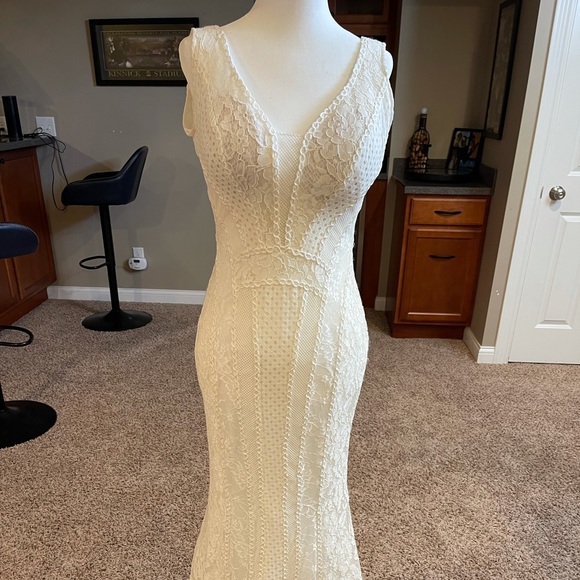 Wedding dress -lace - Picture 9 of 13